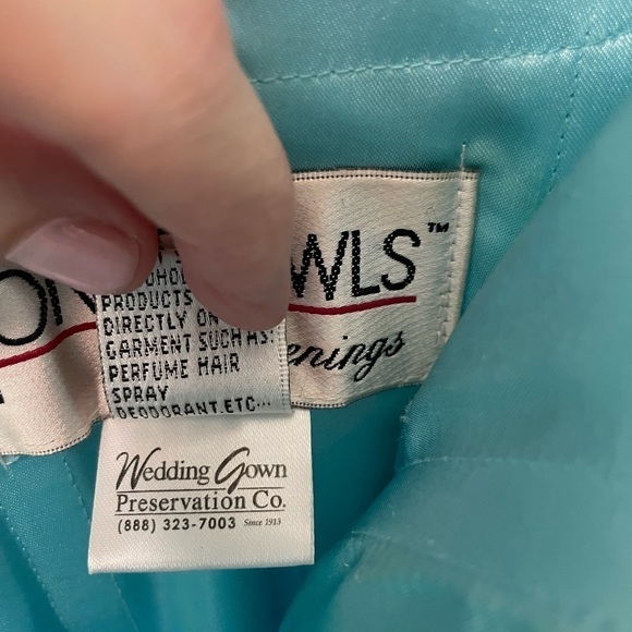 Tony Bowls Dramatic Floral Print Chiffon Formal Dress. Size 0 - Picture 12 of 15